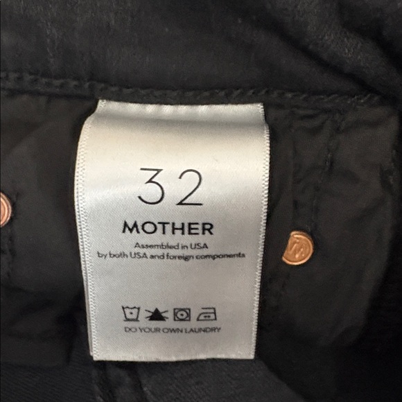 Mother The Insider Crop Step Fray Jeans in Not Guilty -Size 32 see measurements - Picture 8 of 9
